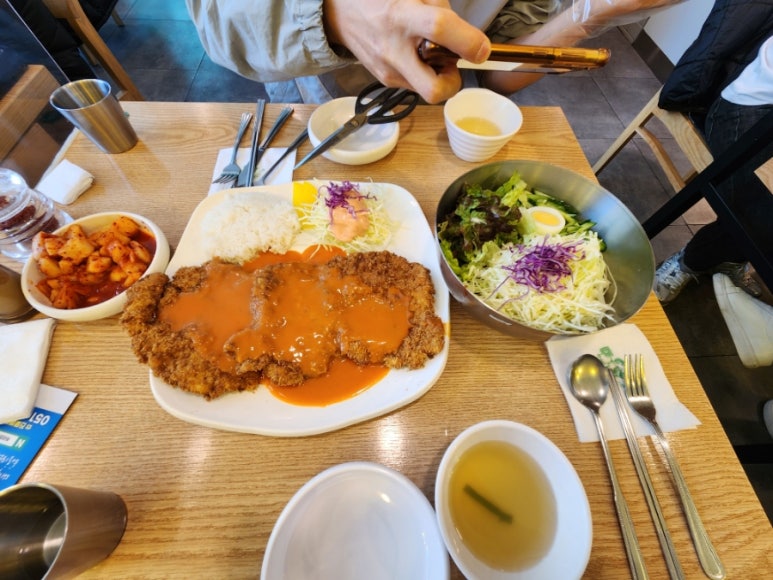 박용채의대박터진돈까스 이미지