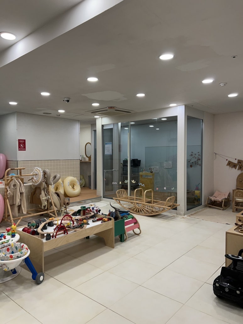달리퐁카페 이미지