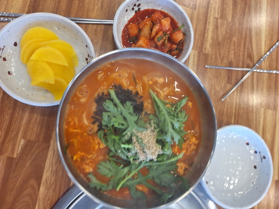 명호공주얼큰이칼국수 이미지