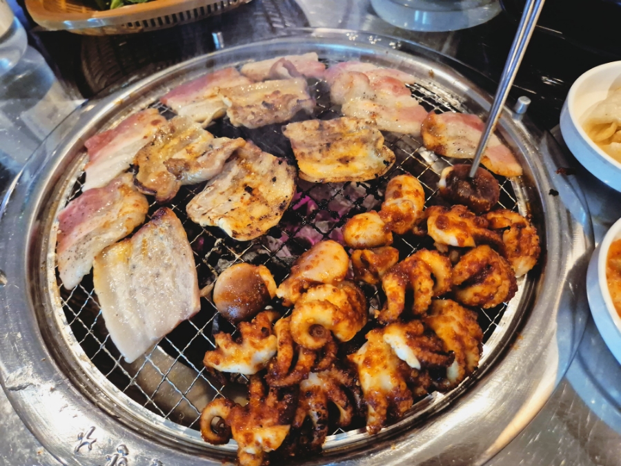 평화 숯불 쭈꾸미 이미지