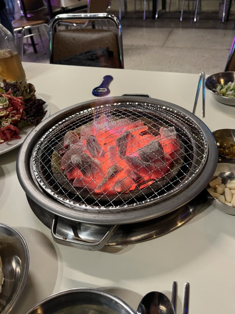 차돌육회 이미지