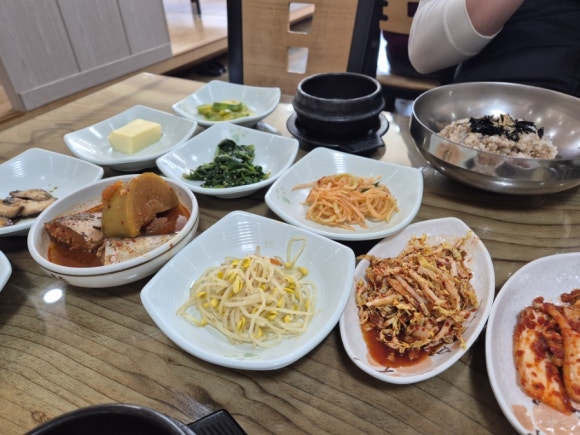 시장보리밥 이미지