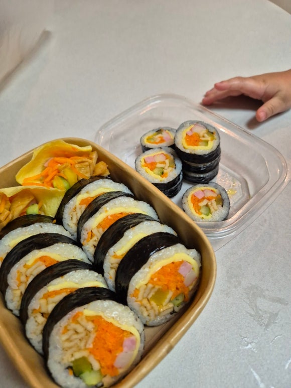 깽김밥 이미지