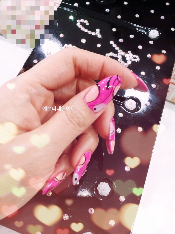 예쁘다네일아트 이미지