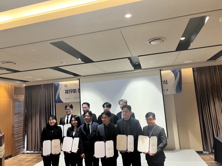플러스유 이미지