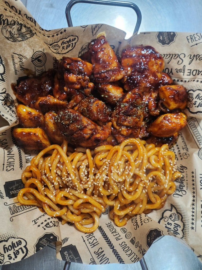 꾸브라꼬 숯불치킨 이미지