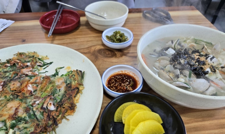 조개생칼국수 이미지