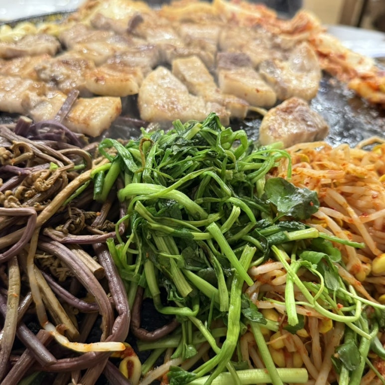 교하솥뚜껑삼겹살 이미지