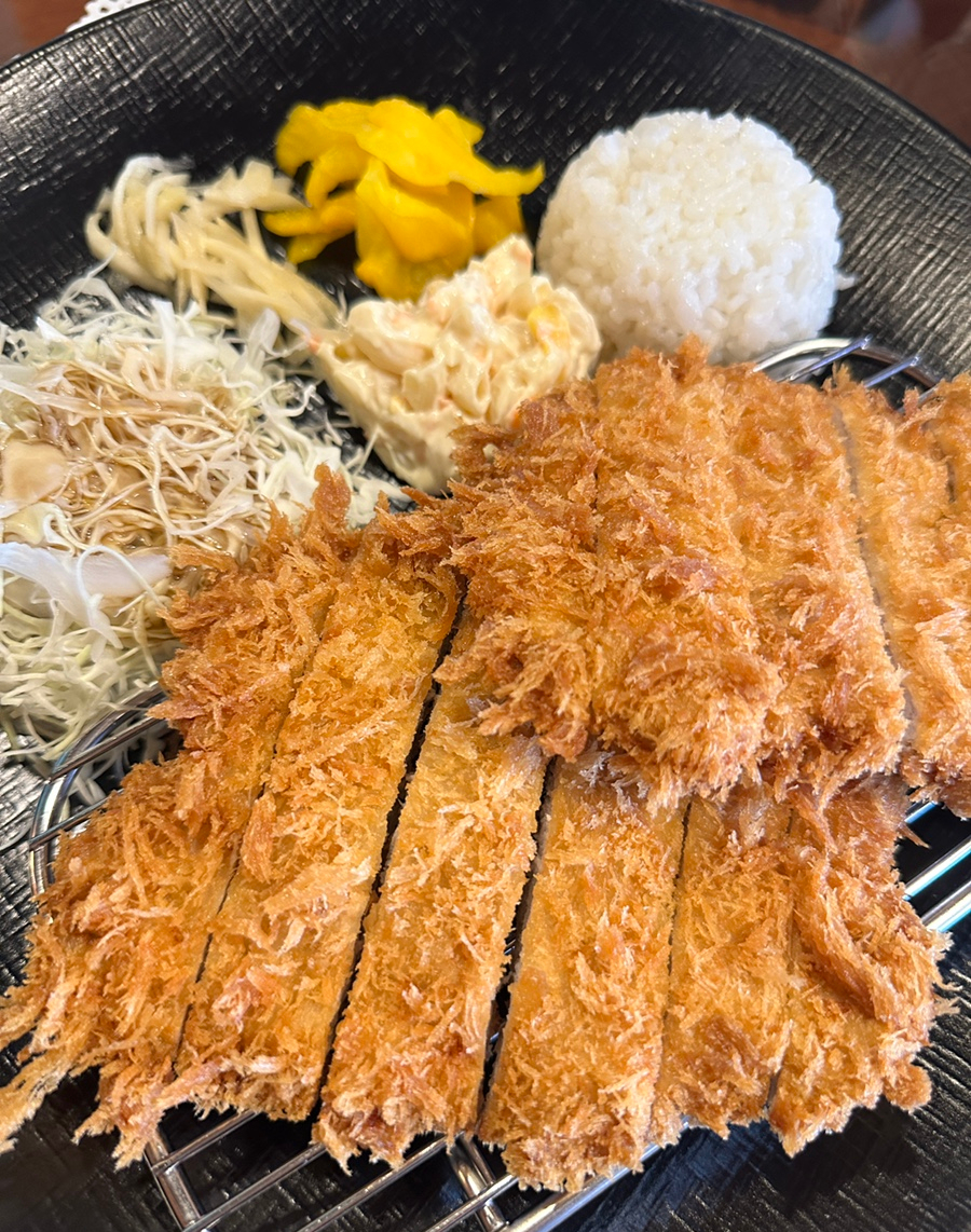 엘비스돈가스 이미지