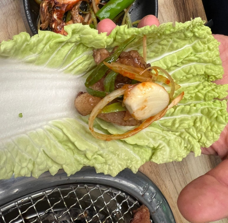 돈날개숯불갈비 이미지