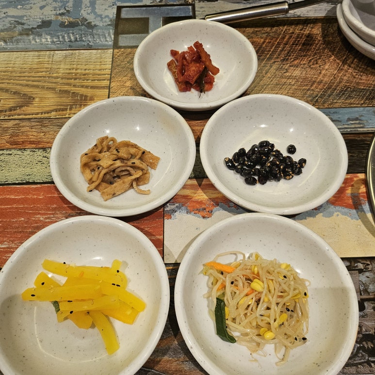 뚠뚠김치찌개 이미지