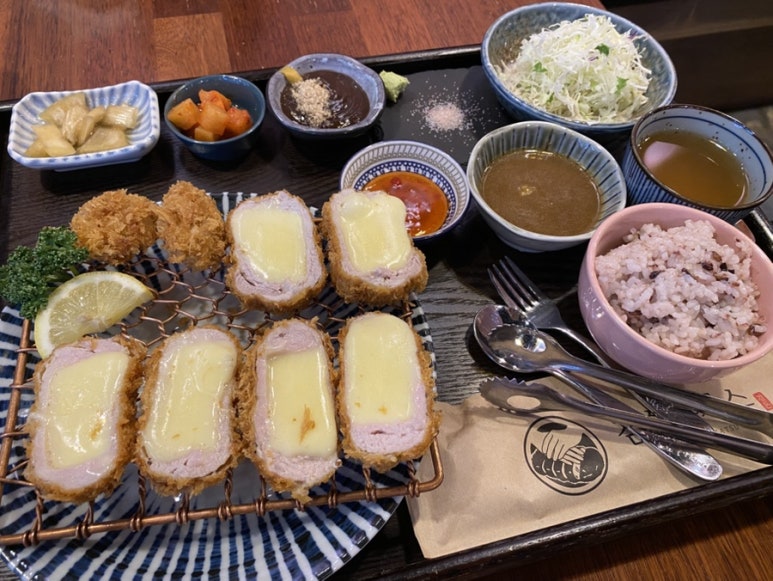 겸손돈가스 이미지