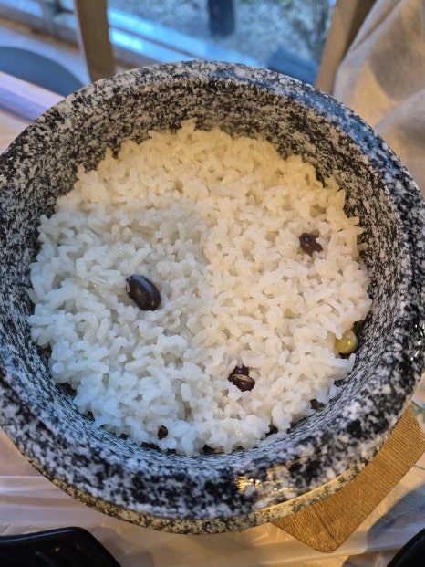 경호생오리 돌솥밥 이미지