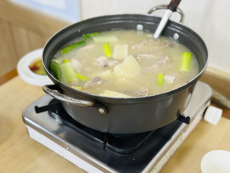 명품가마닭칼국수 이미지