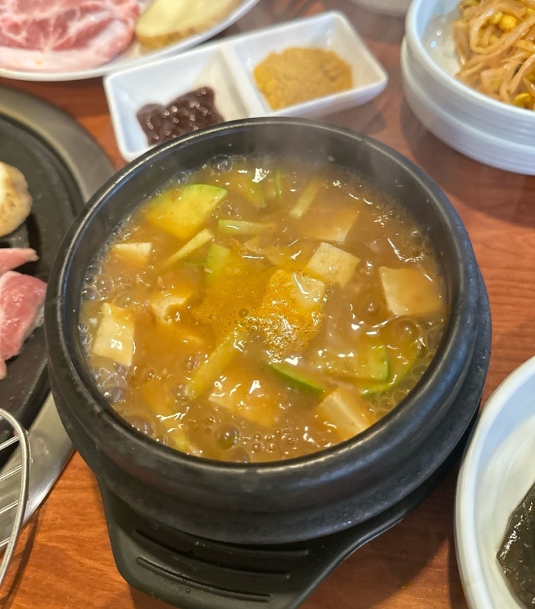 김해본가숯불뒷고기 이미지