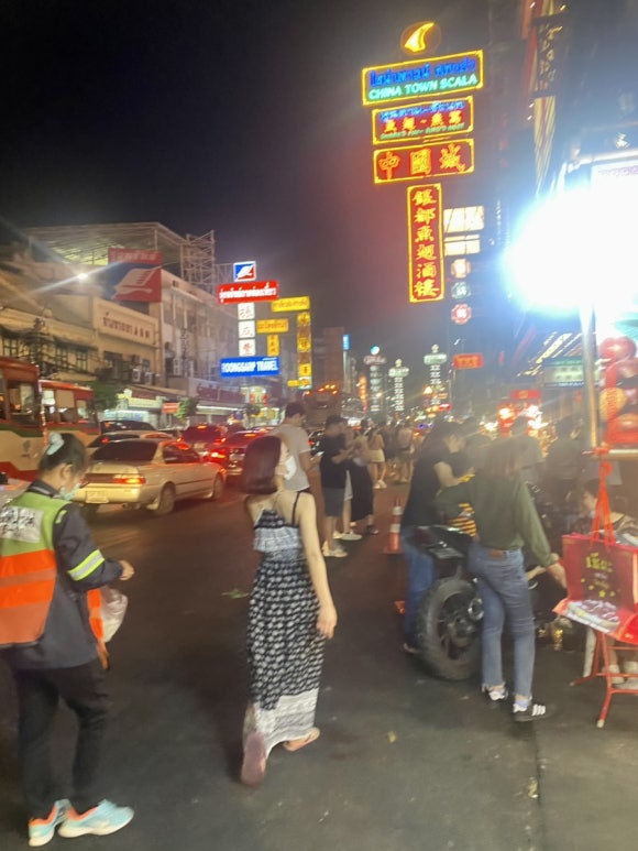 개미와 제비집 이미지