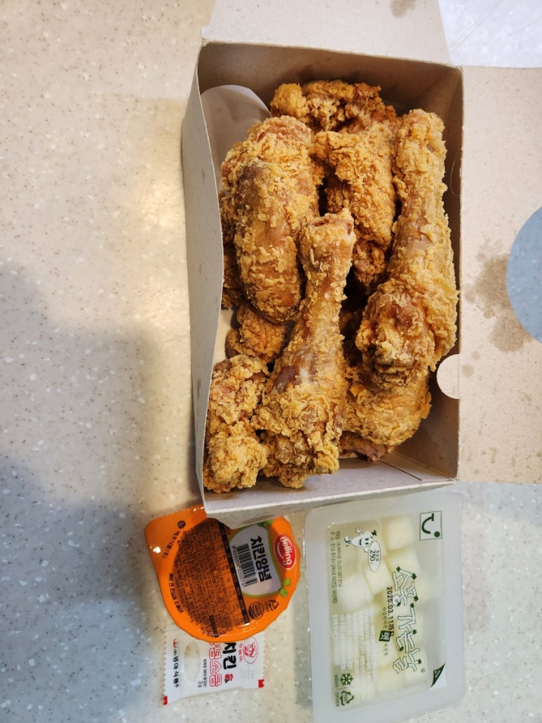 오마이 치킨 이미지