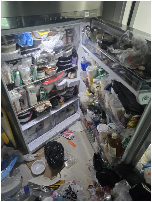 쓰레기집청소 이미지