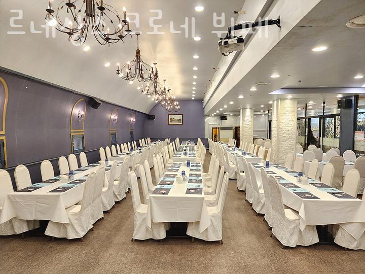 르네상스뷔페크로네 이미지