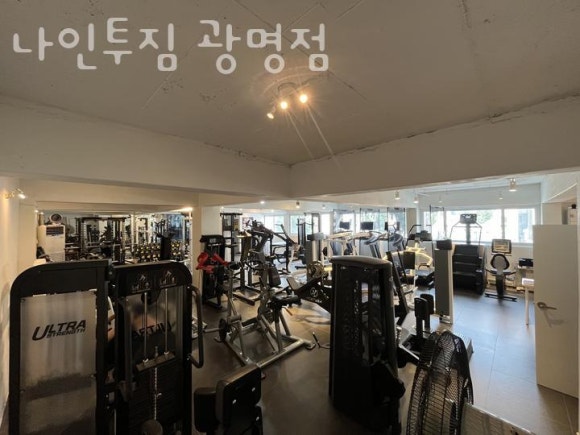 나인투짐 이미지