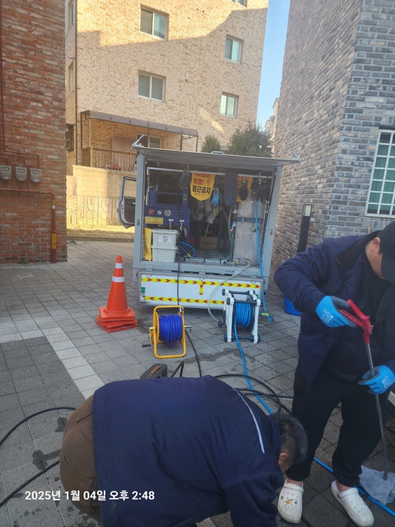 하수구막힘변기세면대싱크대배관뚫음누수 이미지
