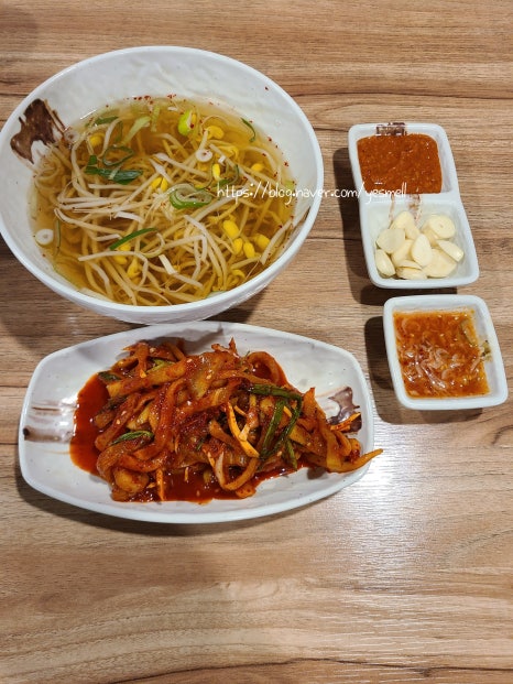 웃거리왕족발 이미지