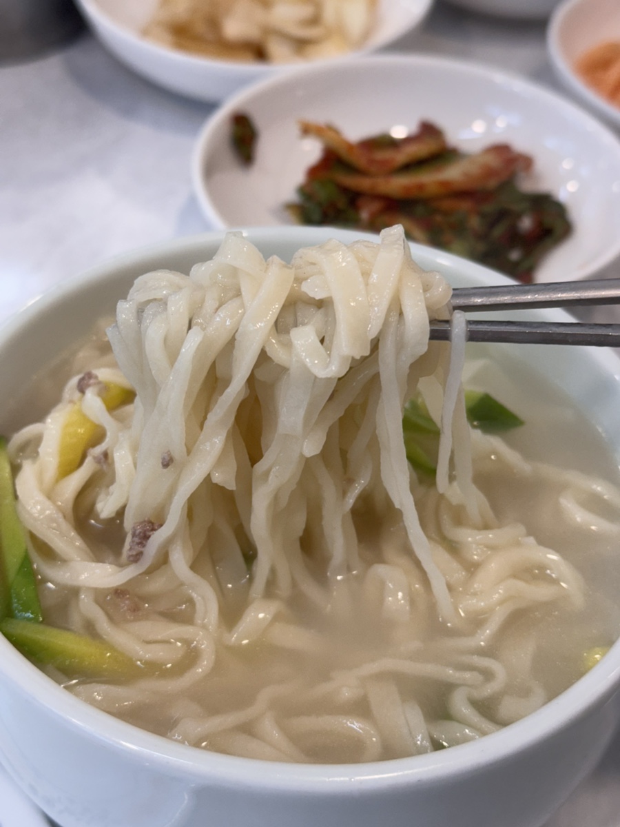 후룩손칼국수 이미지