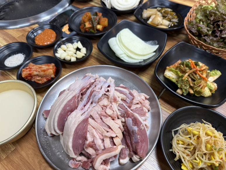 진가네돼지랑오리랑 이미지