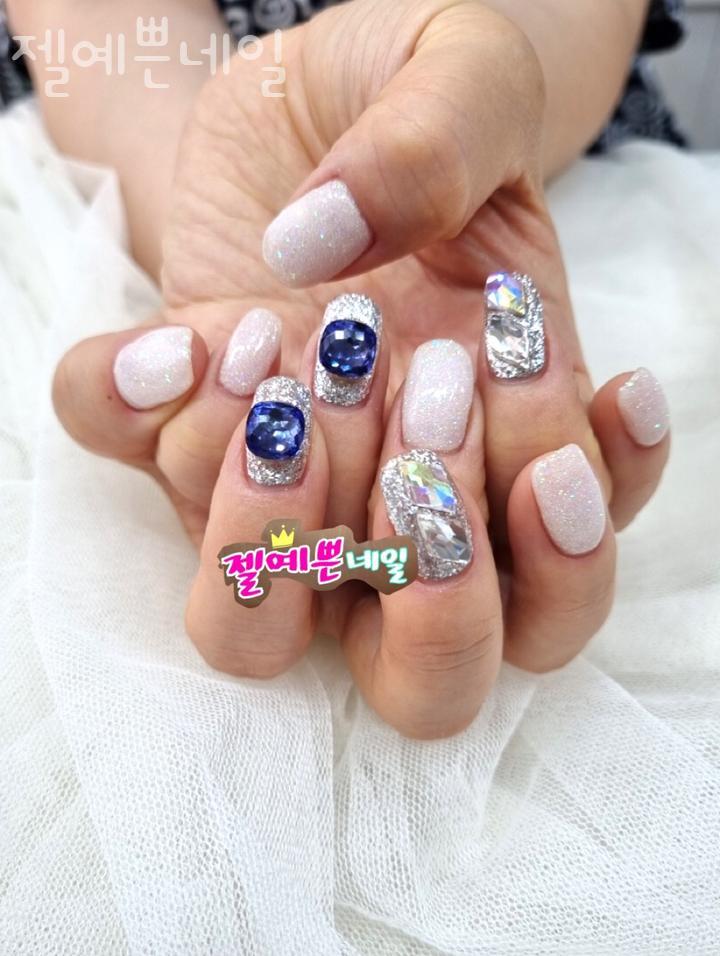 예쁜네일 이미지