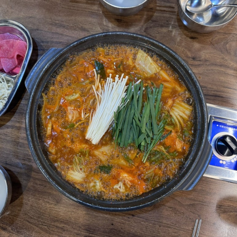 그곳에가면통나무닭갈비 이미지