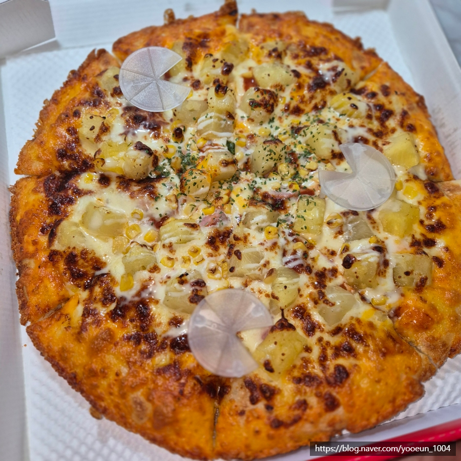 빨간토마토피자 이미지