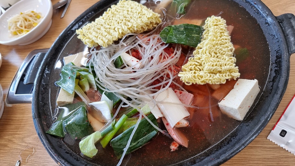 뚜껑집부대찌개 이미지
