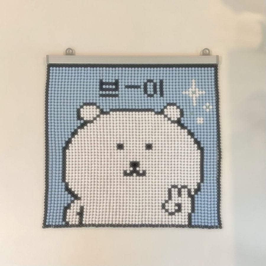 애브리씽벗더히어로카페 이미지
