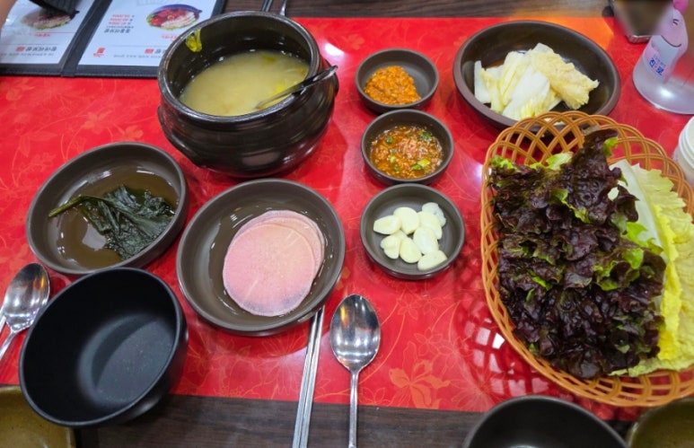 항아리보쌈돌돌이김치 이미지