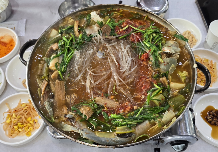 손중헌원조논메기매운탕 이미지