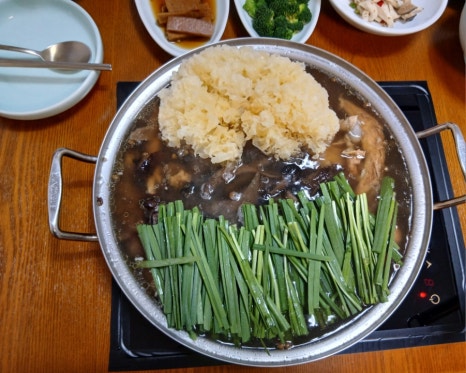 오능이백숙 이미지
