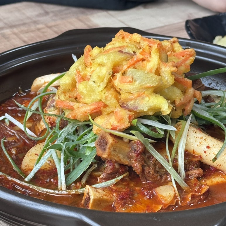 홍칼라 이미지