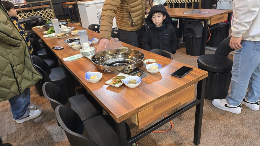 네네치킨ㆍ장충동왕족발보쌈 이미지