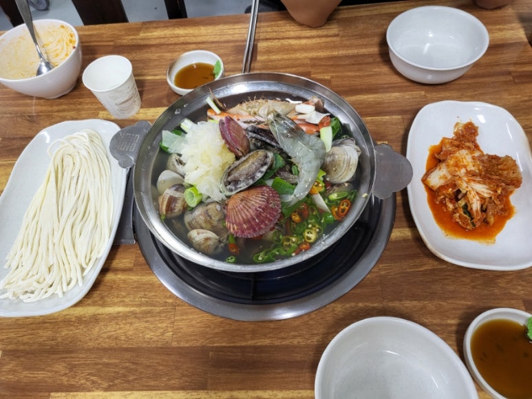 지노모둠조개칼국수 이미지