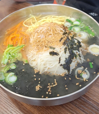꽃뫼국수 이미지