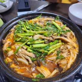 샤브샤브버섯칼국수 이미지
