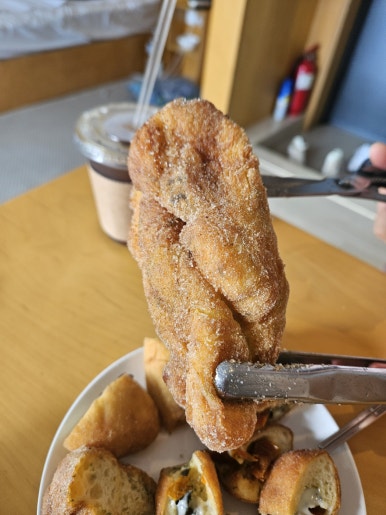 백한철꽈배기&식빵 이미지