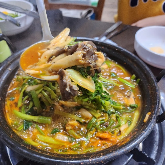 샤브샤브버섯칼국수 이미지