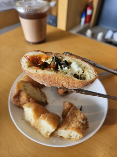 백한철꽈배기&식빵 이미지