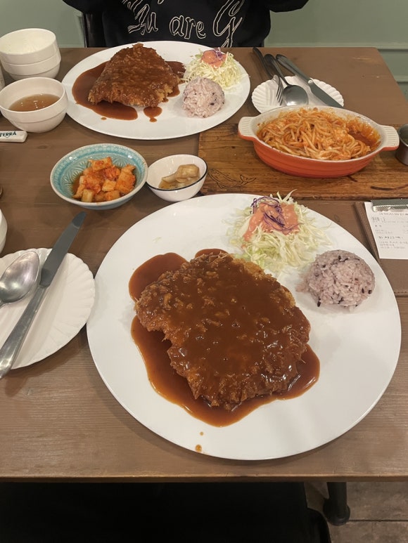금돼지왕돈까스 이미지