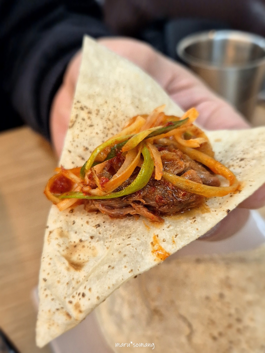 홍칼라소갈비찜 이미지
