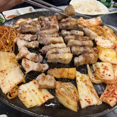 할매솥뚜껑삼겹살 이미지