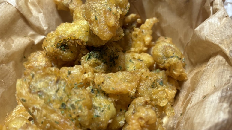 찐불이찐숯불두마리치킨 이미지