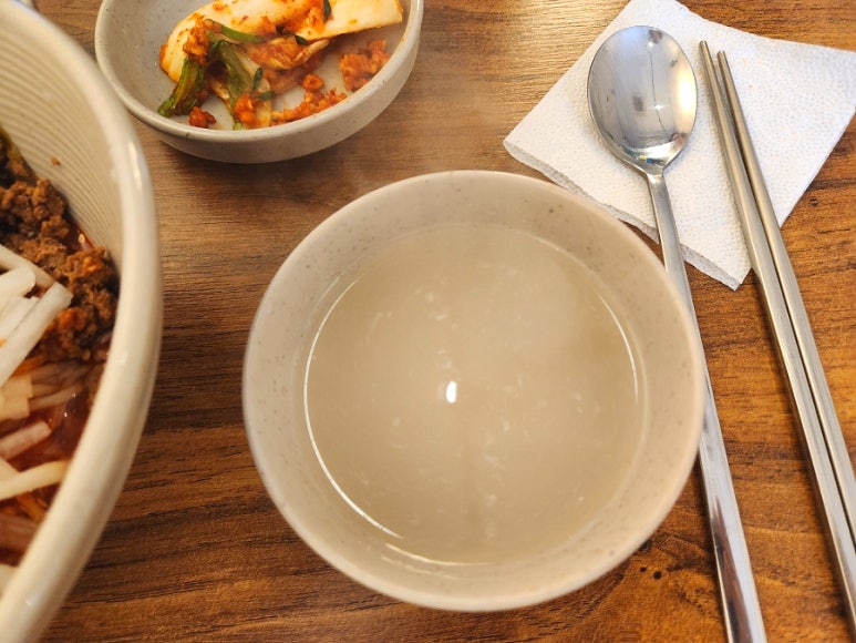 꽈리칼국수 이미지