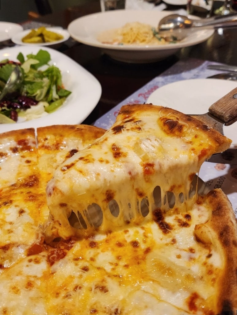 치폴라피자 이미지